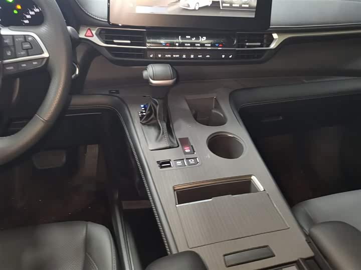 Toyota Sienna 2024 2024款 2.5L混动 四驱尊贵版