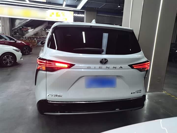 Toyota Sienna 2024 2024款 2.5L混动 四驱尊贵版