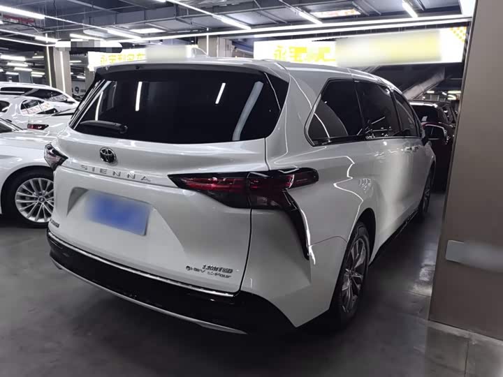 Toyota Sienna 2024 2024款 2.5L混动 四驱尊贵版