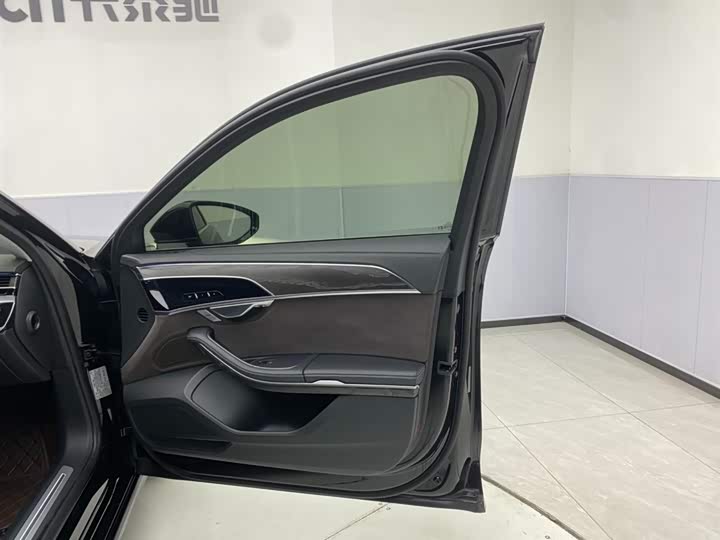 Audi A8 2024 2024款 A8L 50 TFSI quattro 臻选型