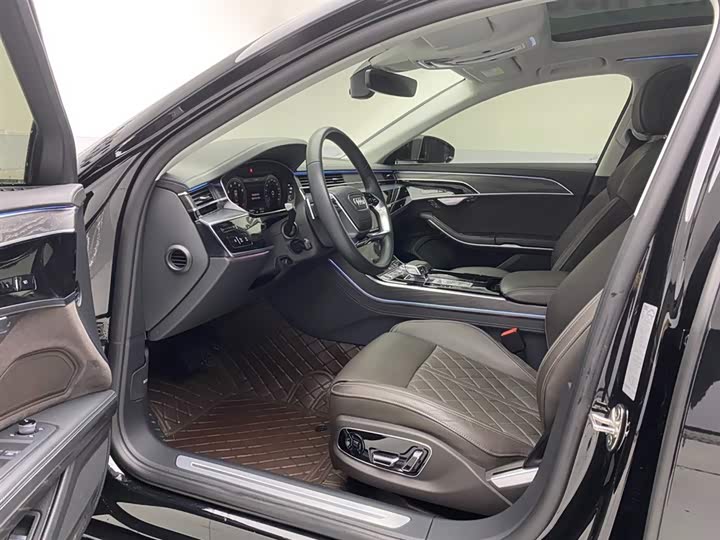 Audi A8 2024 2024款 A8L 50 TFSI quattro 臻选型