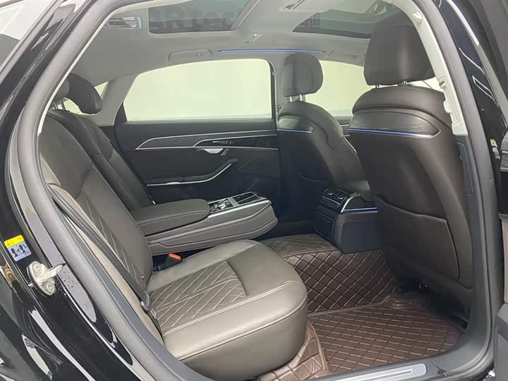 Audi A8 2024 2024款 A8L 50 TFSI quattro 臻选型