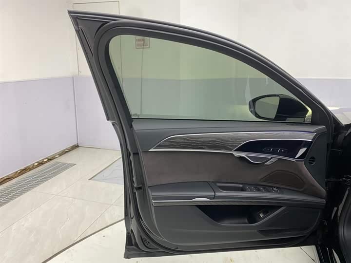 Audi A8 2024 2024款 A8L 50 TFSI quattro 臻选型