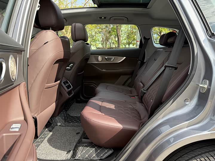 Chery Tiggo 8 Pro 2025 2025款 290T 两驱尊贵版