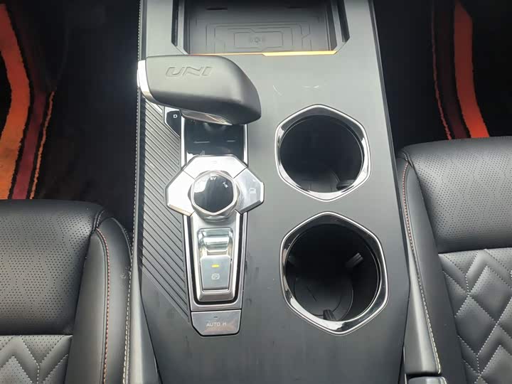 Changan UNI-K Hybrid 2022 2022款 蓝鲸iDD 130km 1.5T 尊贵型