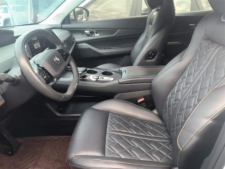 Changan UNI-K Hybrid 2022 2022款 蓝鲸iDD 130km 1.5T 尊贵型