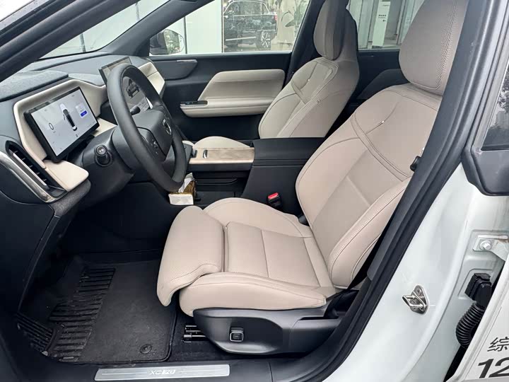 Volvo XC70 Hybrid 2026 2026款 四驱超长续航Plus