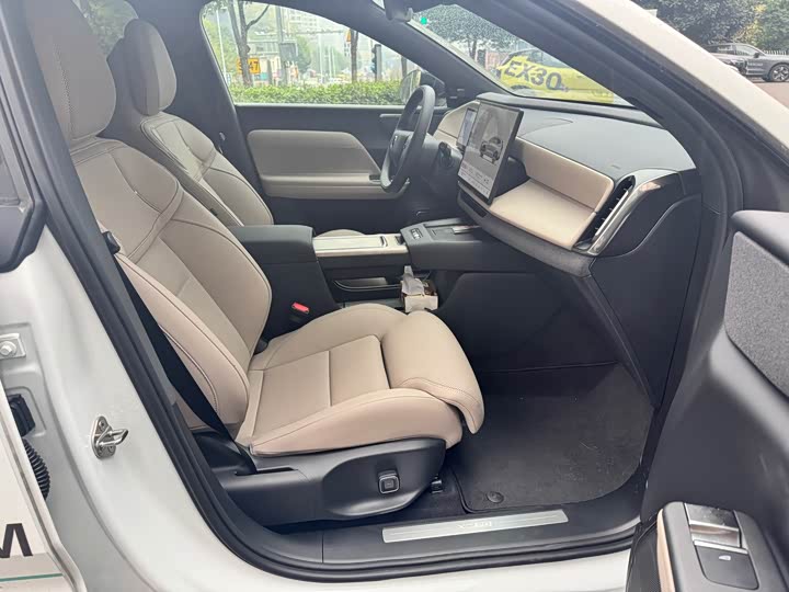 Volvo XC70 Hybrid 2026 2026款 四驱超长续航Plus