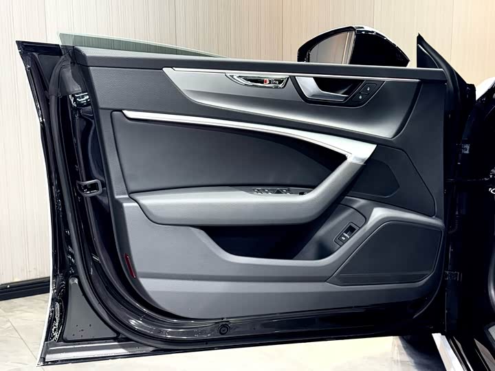 Audi A7L 2024 2024款 45TFSI S-line 筑梦型 流晶套装