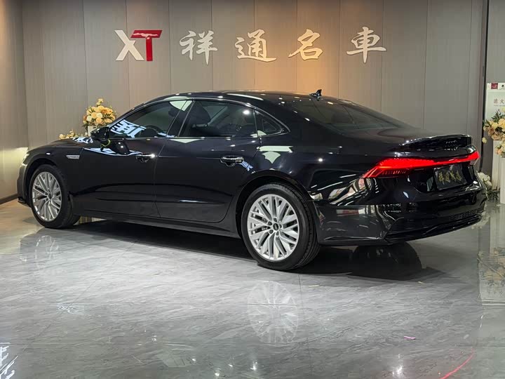 Audi A7L 2024 2024款 45TFSI S-line 筑梦型 流晶套装