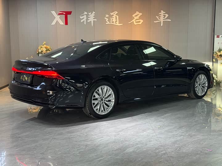 Audi A7L 2024 2024款 45TFSI S-line 筑梦型 流晶套装
