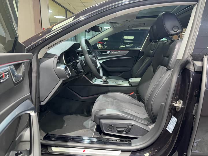 Audi A7L 2024 2024款 45TFSI S-line 筑梦型 流晶套装