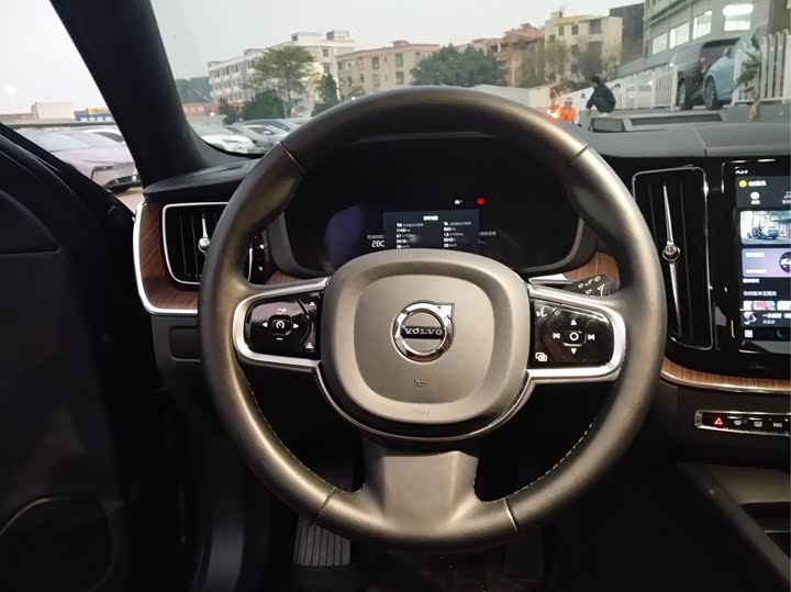 Volvo XC60 Hybrid 2025 2025款 插电式混动 长续航四驱智远豪华版