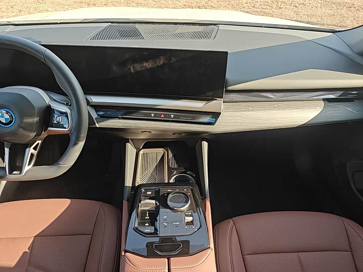 BMW i5 2024 2024款 eDrive 35L 尊享型 M运动套装