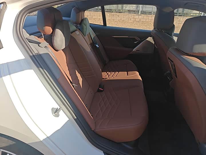 BMW i5 2024 2024款 eDrive 35L 尊享型 M运动套装