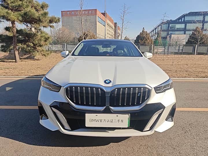 BMW i5 2024 2024款 eDrive 35L 尊享型 M运动套装