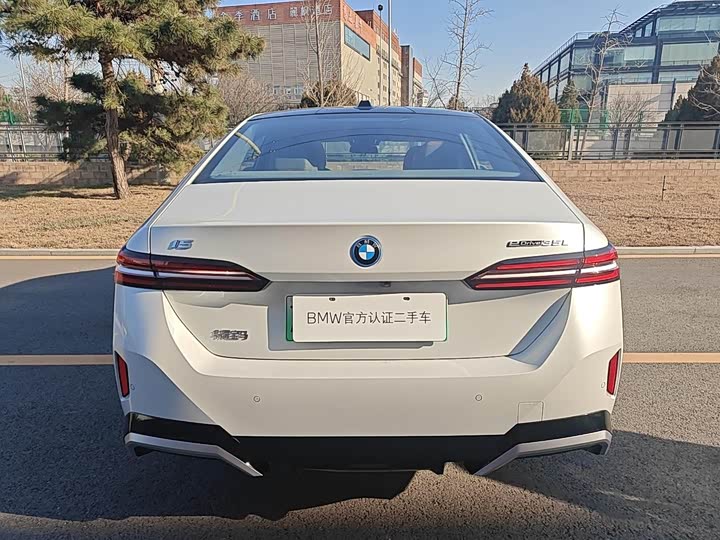 BMW i5 2024 2024款 eDrive 35L 尊享型 M运动套装