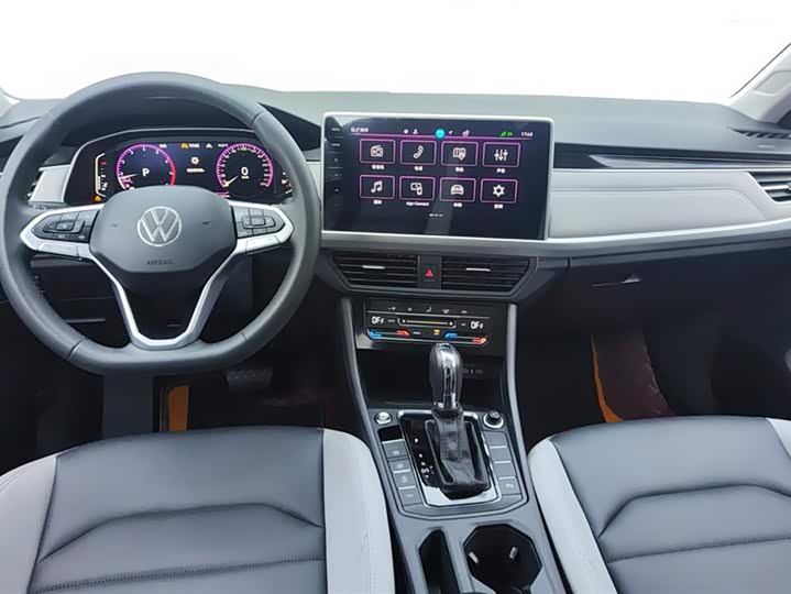 Volkswagen Bora 2024 2024款 300TSI DSG尊行版