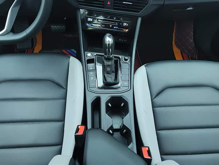 Volkswagen Bora 2024 2024款 300TSI DSG尊行版