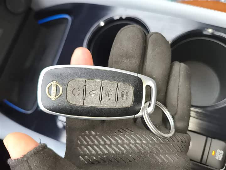 Nissan X-Trail 2023 2023款 e-POWER 超混双电机四驱至尊版