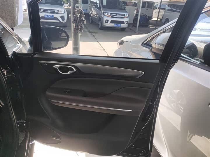 GAC Trumpchi M6 2023 2023款 PRO 270T DCT豪华版