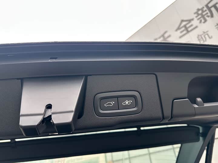 Volvo XC60 2026 2026款 B5 四驱智远豪华版