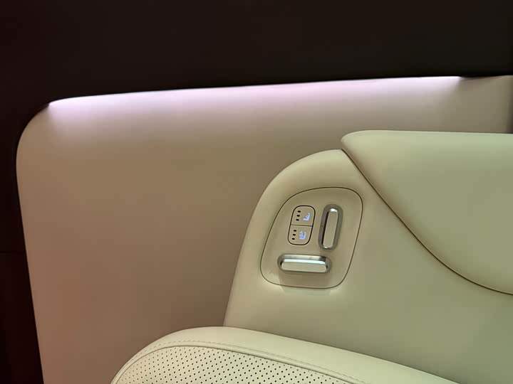 LiXiang Mega 2025 2025款 Ultra 智能焕新版