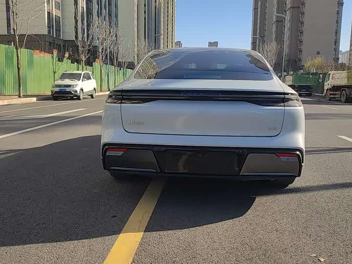 Geely Galaxy E8 2025 2025款 610km 尊享版