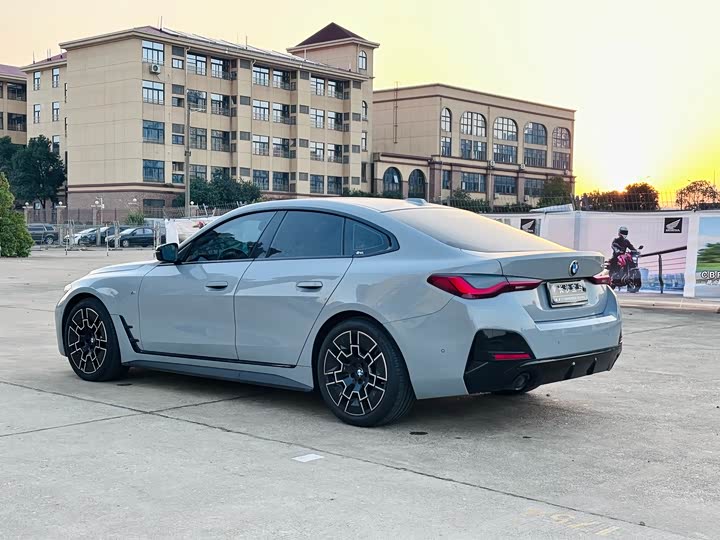 BMW 4 Series 2024 2024款 430i Gran Coupe M运动曜夜套装