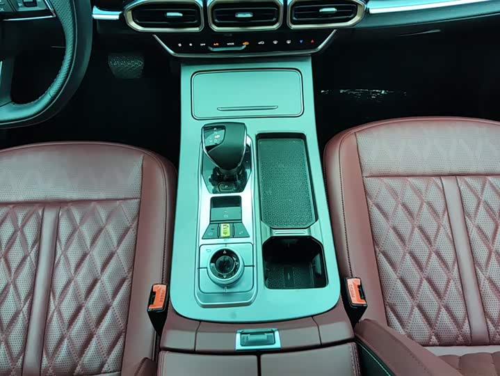 Jetour X70 Plus 2024 2024款 冠军版 1.5T DCT冠军MAX 7座