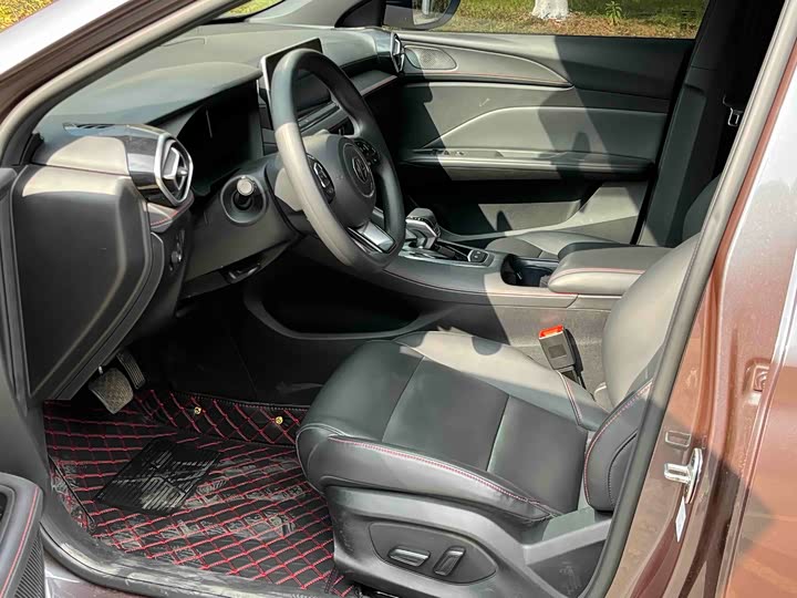 MG Motor 5 2025 2025款 300TGI 全球旗舰版