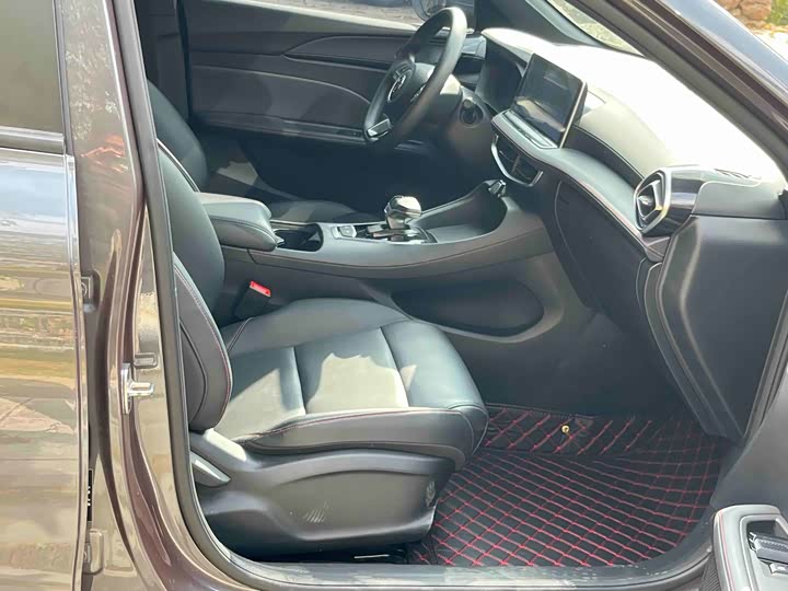 MG Motor 5 2025 2025款 300TGI 全球旗舰版