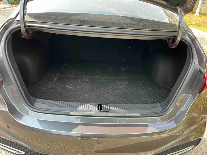 MG Motor 5 2025 2025款 300TGI 全球旗舰版