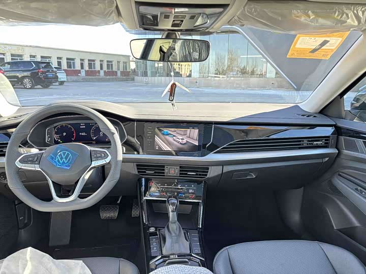 Volkswagen Passat 2026 2026款 出众款 330TSI 星空精英版