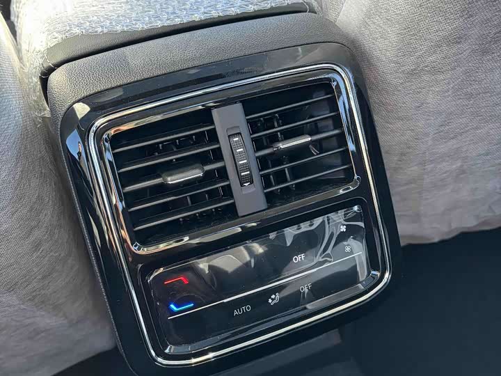 Volkswagen Passat 2026 2026款 出众款 330TSI 星空精英版