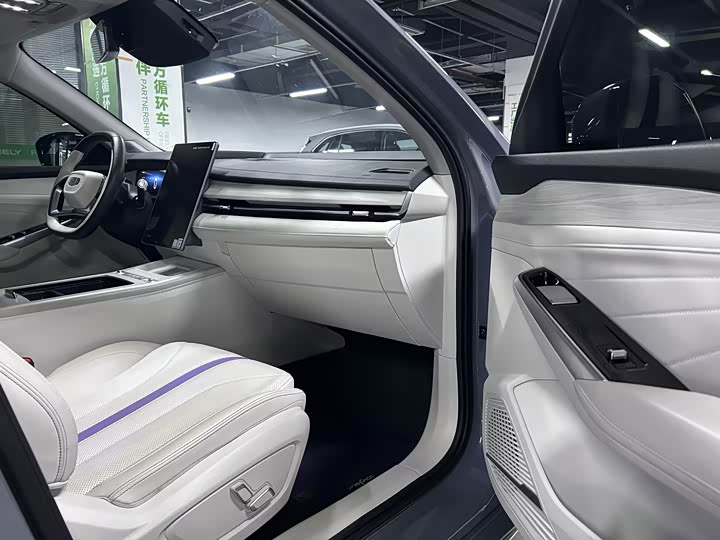 Geely Preface L 2024 2024款 油混 1.5TD 天宫版