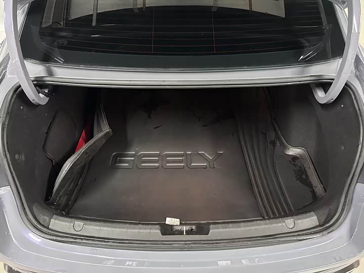 Geely Preface L 2024 2024款 油混 1.5TD 天宫版