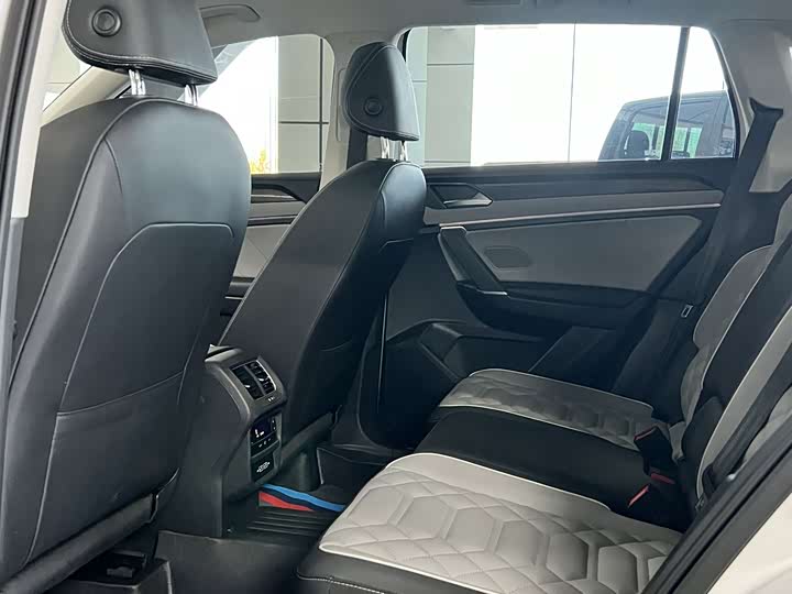 Volkswagen Tayron 2024 2024款 330TSI 两驱豪华Plus进阶版