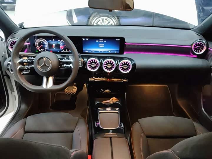 Mercedes-Benz A-Class 2025 2025款 A 200 L 时尚型