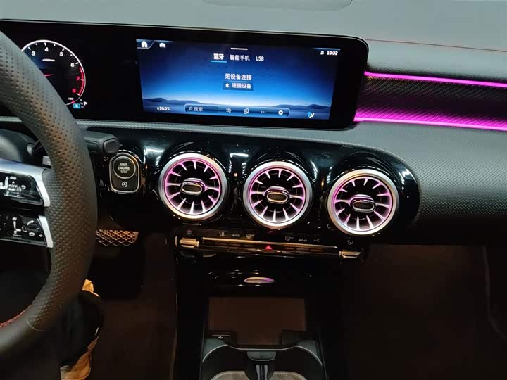 Mercedes-Benz A-Class 2025 2025款 A 200 L 时尚型