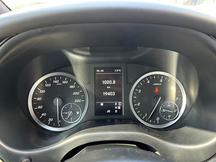 Mercedes-Benz Vito 2024 2024款 2.0T 商务版 7座