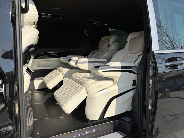 Mercedes-Benz Vito 2024 2024款 2.0T 商务版 7座