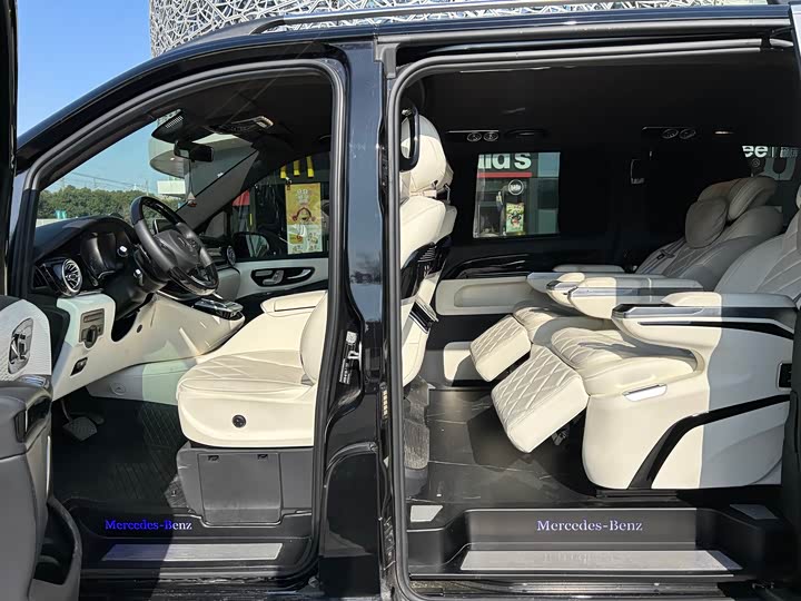 Mercedes-Benz Vito 2024 2024款 2.0T 商务版 7座