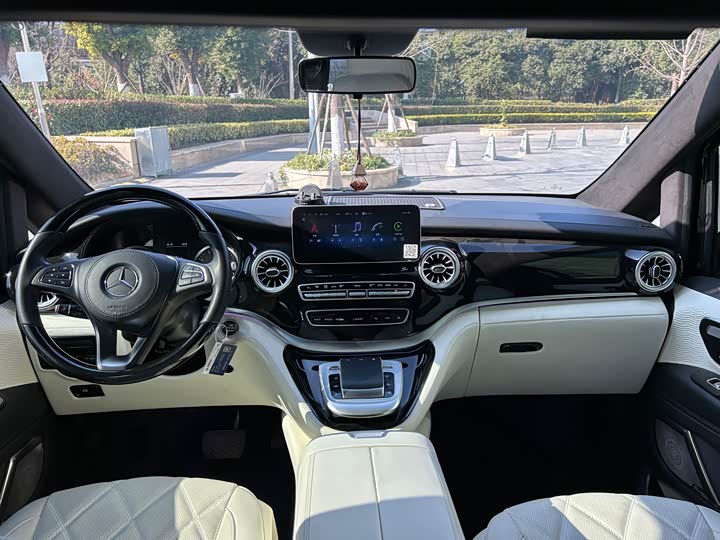 Mercedes-Benz Vito 2024 2024款 2.0T 商务版 7座