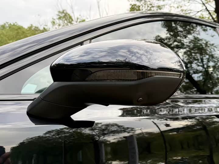 Hongqi H5 2025 2025款 1.5T DCT玄影版