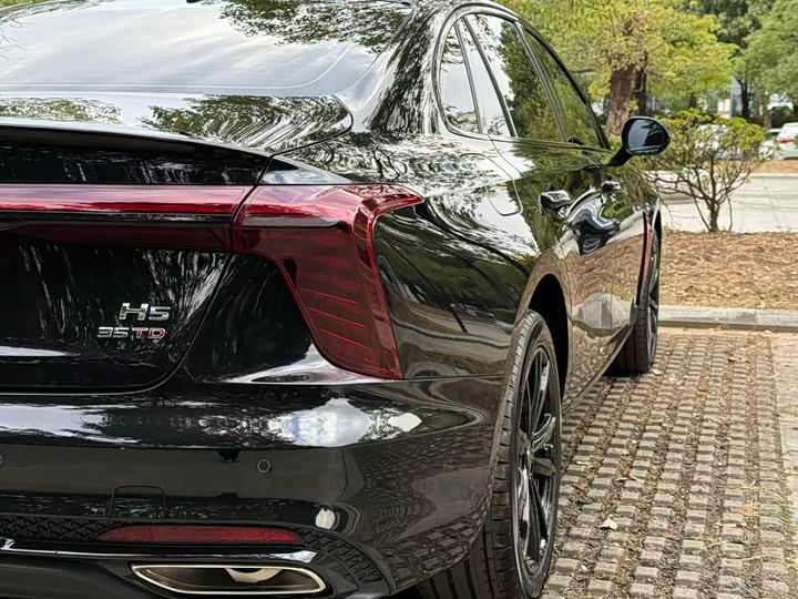 Hongqi H5 2025 2025款 1.5T DCT玄影版