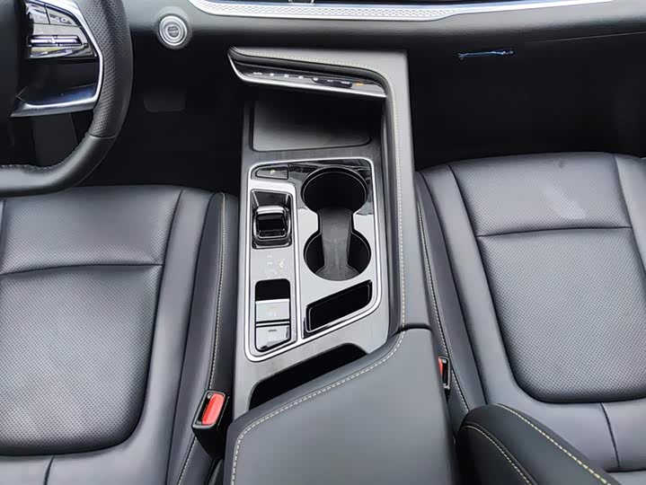 Bestune B70 2025 2025款 龙耀版 1.5T 欢享型