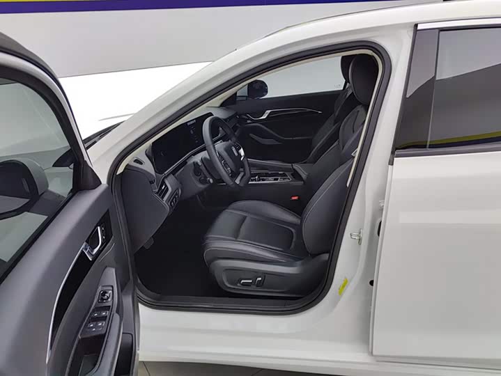 Bestune B70 2025 2025款 龙耀版 1.5T 欢享型