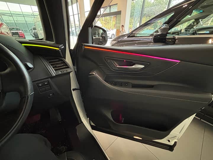 Toyota Alphard 2025 2025款 双擎 2.5L 臻享黄金版