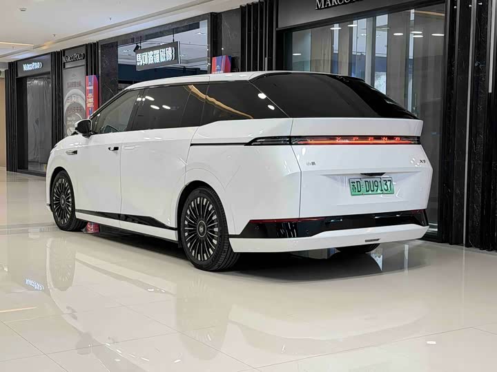 2025 XPeng X9